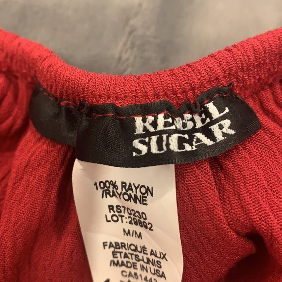 Scarlet Red Off Shoulder Crop - Picture 3 of 4